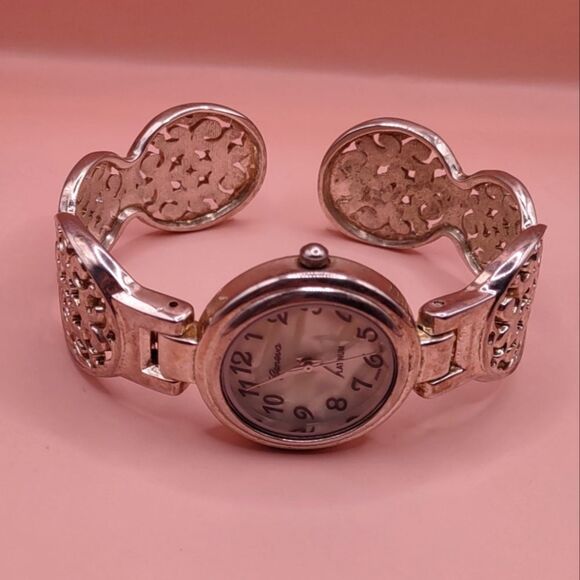 Vintage Geneva Silver Cut-Out Boho Ladies Watch - Picture 2 of 6